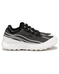 002 Summit Black